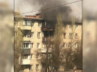 В Новочеркасске 17 спасателей тушили пожар в жилом доме 