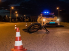В Новочеркасске велосипедистка попала под колеса автомобиля