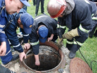 12-летний мальчик упал в канализационный люк в новочеркасском микрорайоне Молодежный