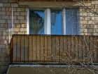 Женщина вывалилась с балкона и повисла на газовой трубе в Новочеркасске