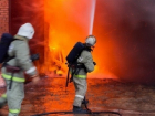 Пожар произошел в одноэтажном магазине поселка Персиановский под Новочеркасском