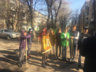 В большом субботнике в Новочеркасске приняли участие более 60 организаций