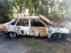 Один автомобиль сгорел, и два пострадало в Казачьих лагерях под Новочеркасском
