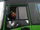 На дорогах Новочеркасска появился автобус с клоуном за рулем