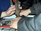 В Новочеркасске полицейские не смогли снять наручники с задержанного