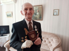 В Новочеркасске ветеран Великой Отечественной войны получил новый российский паспорт