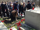 В Новочеркасске возложением цветов почтили память жертв теракта в Санкт-Петербурге