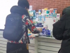 Студенты из Китая массово скупают медицинские маски в новочеркасских аптеках