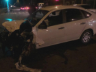 Мужчина получил травмы при серьезном лобовом столкновении машин в Новочеркасске