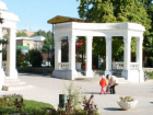 Сегодня в Александровском парке пройдет акция "Времена года в русской поэзии"