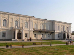 В Атаманском дворце Новочеркасска открыли экспозицию предметов царского стола