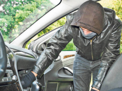 5 лет на нарах грозит новочеркасцу за кражу видеорегистратора 