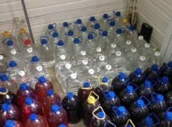 На рынке под Новочеркасском женщина продавала 850 литров «алкогольной жидкости»