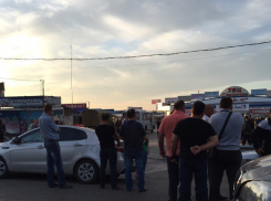 Рынок «Алмаз» оцеплен сотрудниками ОМОН 