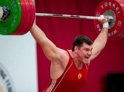 Новочеркасец Антов Александров завоевал бронзу на Первенстве страны по тяжелой атлетике