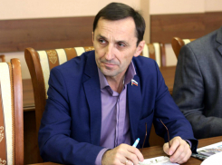 Грязь и разбитые дороги создают в Новочеркасске неприглядную картину, - Гарбузов