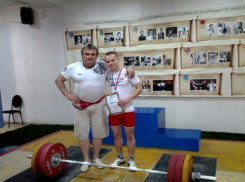 Новочеркасские штангисты стали лучшими в области