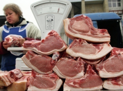 В Новочеркасске подешевело мясо кур и свинина - отдел потребительского рынка