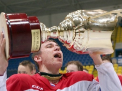 17-летний новочеркасец выиграл международный юниорский турнир по хоккею