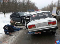 «Семерка» лоб в лоб столкнулась с «Акцентом» на трасе под Новочеркасском