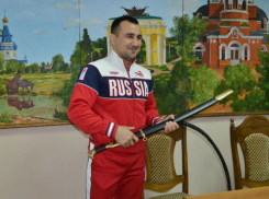 Харизматичного борца Юрия Денисова поздравили в Новочеркасске с золотом Кубка Мира 