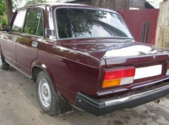 В Новочеркасске угнали вишневую «семерку»