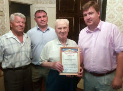 В Новочеркасске чествовали ветерана ВОВ  Геннадия Степанова