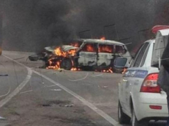 В результате ДТП в Новочеркасске загорелась машина