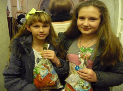 Воспитанники детского дома увидели «Рождественский подарок»