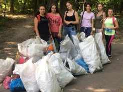 В Новочеркасске бизнес-леди организовала уборку рощи «Красная весна»