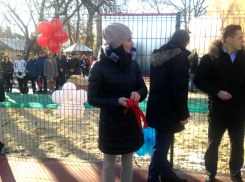 Олимпийская чемпионка Елена Исинбаева подарила счастье новочеркасским детям с физическими недостатками