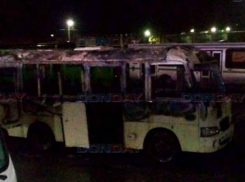 В автопарке Новочеркасска в новогоднюю ночь сгорел автобус