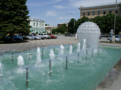 В преддверии мундиаля, Игорь Зюзин объявил войну новочеркасским помойкам и рекламе