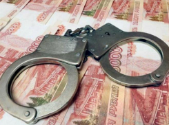 Помочь с поступлением в ростовский ВУЗ за взятку обещал житель Новочеркасска