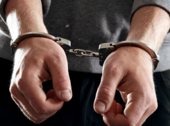 Коварный аферист сдал доверчивому приятелю чужую квартиру и обчистил кассу в кафе