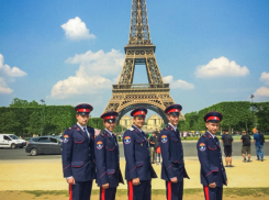 Новочеркасские казаки прошлись по Елисейским полям