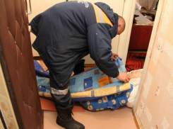 Мертвого пенсионера нашли в многоквартирном доме микрорайона «Октябрьский» Новочеркасска