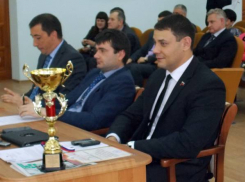 В Новочеркасске депутаты сразились в дартс