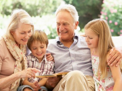 Новочеркасцы отметили День бабушек и дедушек 