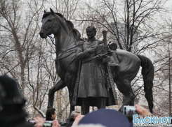 В Москве установили памятник основателю Новочеркасска Матвею Платову