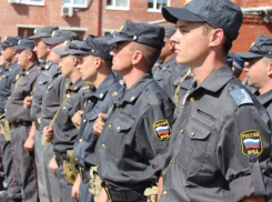 В Новочеркасске сотрудники полиции раскрыли квартирные кражи и угон автомобиля