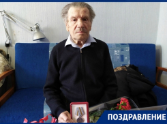 В Новочеркасске ветерана ВОВ поздравили с 96-летием