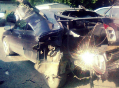 Взрыв автомобиля прогремел на платной стоянке в Новочеркасске