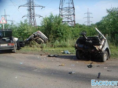 В ДТП под Новочеркасском «восьмерку» разорвало пополам, водитель погиб