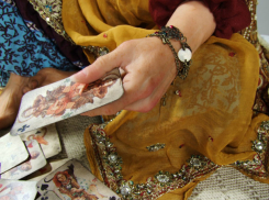 «Сняли порчу» с наивных пенсионеров почти на два миллиона рублей предприимчивые гадалки в Новочеркасске и Таганроге