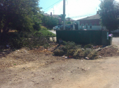 После публикаций «Блокнота Новочеркасск» коммунальщики вывезли мусор с Аксайской и Социалистической