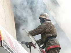 В Новочеркасске из-за непотушенной сигареты загорелась квартира в пятиэтажке