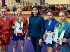 Новочеркасские самбисты привезли 12 наград с областного первенства