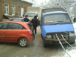 Обычная авария в Новочеркасске закончилась разборками с пистолетом
