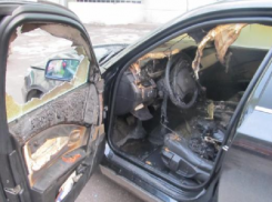 В Новочеркасске опять сожгли автомобиль